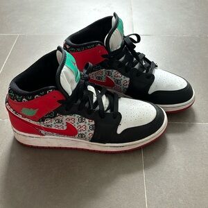 I am selling Jordan 1s that are a size 6 in youth and are in great condition
